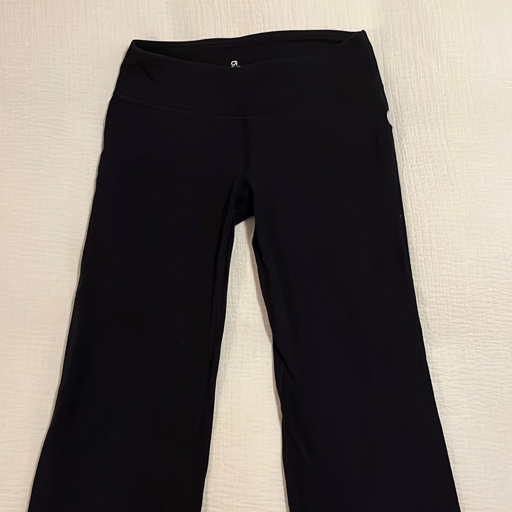 Gap fit flare leg yoga pants